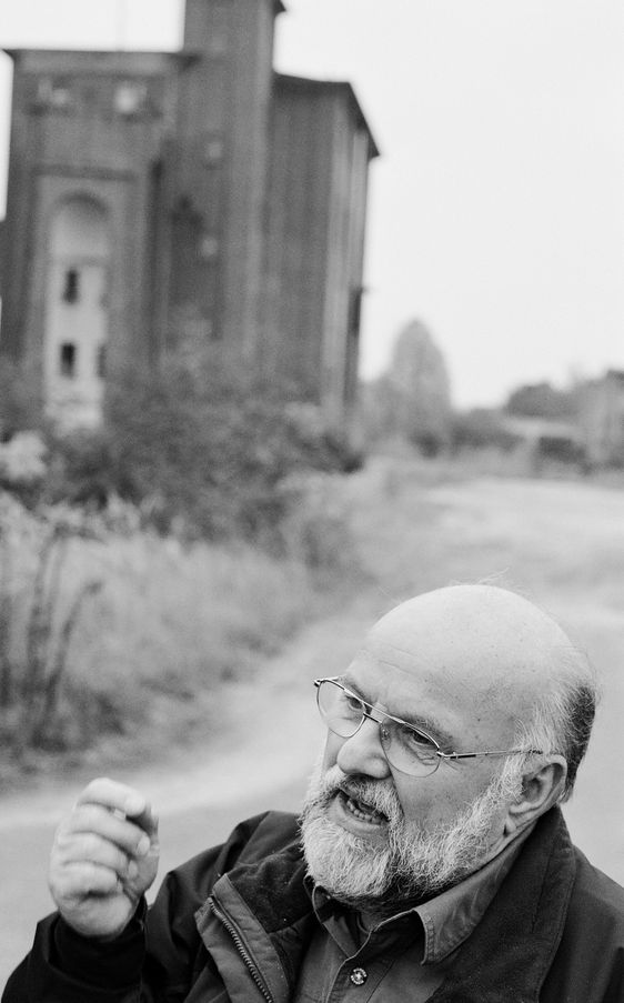 Joachim Neumann erklärt etwas