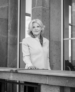 Leibniz-Präsidentin Martina Brockmeier auf dem Dach der Berliner Geschäftsstelle der Leibniz-Gemeinschaft.