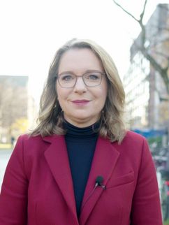 Porträt von Claudia Kemfert.