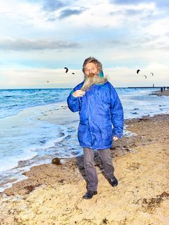 Ulrich Bathmann am Strand.