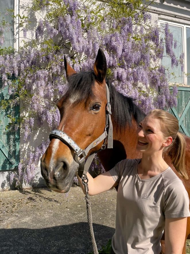 Coline Bichlmaier und ihr Pferd Ondra
