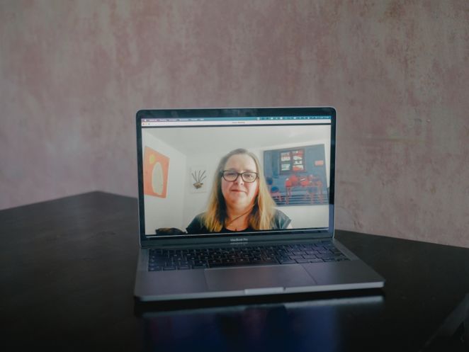 Tamara Schikowski ist per Videokonferenz zugeschaltet