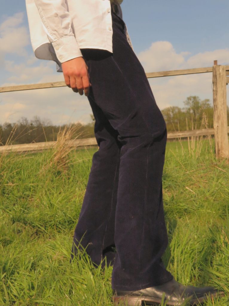 Die selbstgenähte Cordhose von Frederik Iden