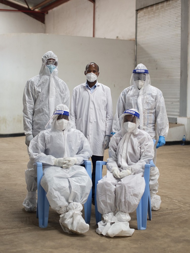 Labor-Team an der Grenze zwischen Kenia und Tansania